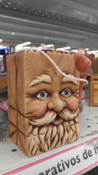 Thrift Shops Are Strange (64 pics)