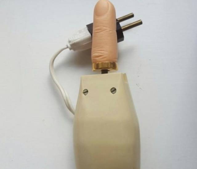 Thrift Shops Are Strange (64 pics)