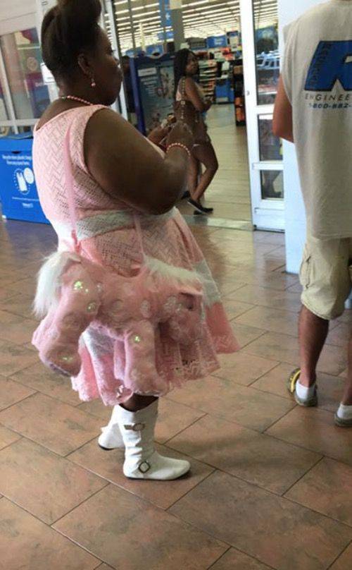 Only In Walmart (37 pics)