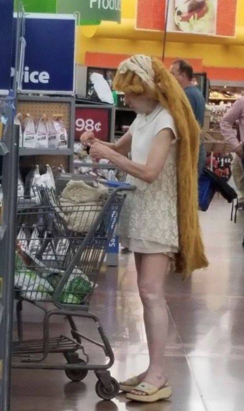 Only In Walmart (37 pics)