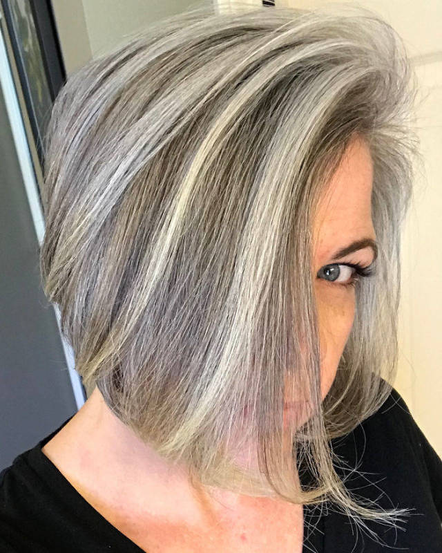 Natural Gray Hair 18 