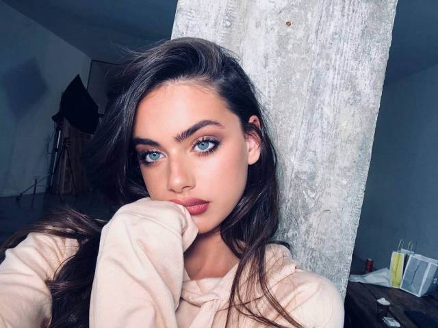 Beautiful Girls (49 pics)
