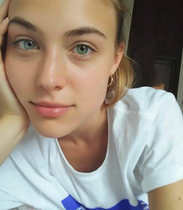 Beautiful Girls (49 pics)
