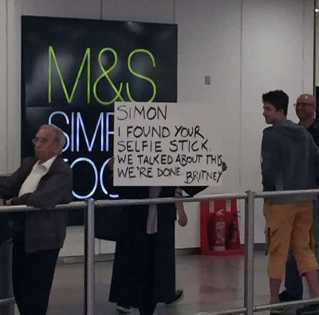 Funny Airport Signs (29 pics)