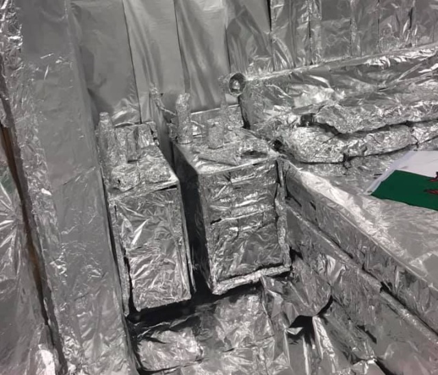 Foil Prank (6 pics)