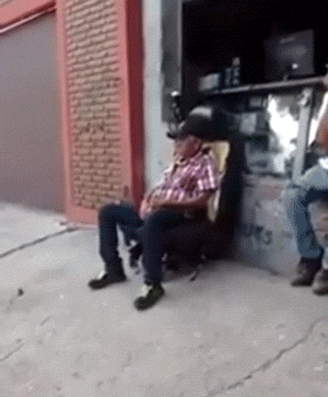 Dangerous But Funny Pranks (10 gifs)