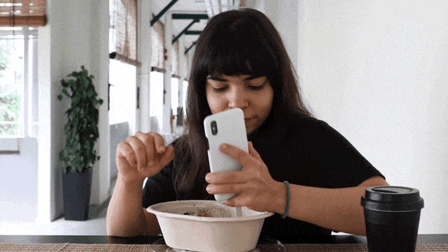 Sphoon_phork: Turn Your Smartphone Into A Spoon Or Fork (6 pics)