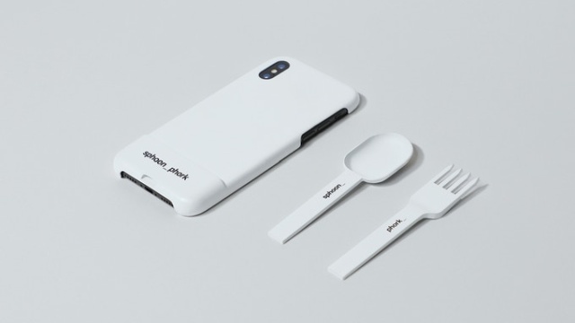 Sphoon_phork: Turn Your Smartphone Into A Spoon Or Fork (6 pics)