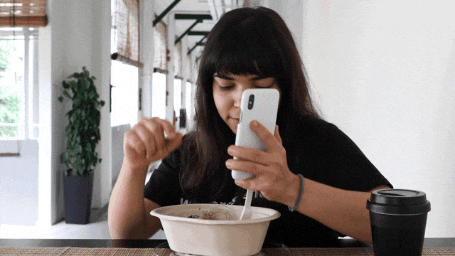 Sphoon_phork: Turn Your Smartphone Into A Spoon Or Fork (6 pics)