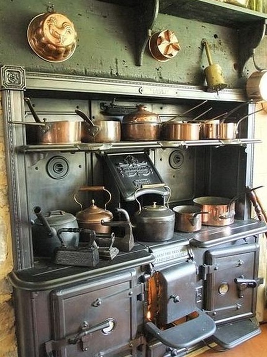 Old Style Kitchens (23 pics)