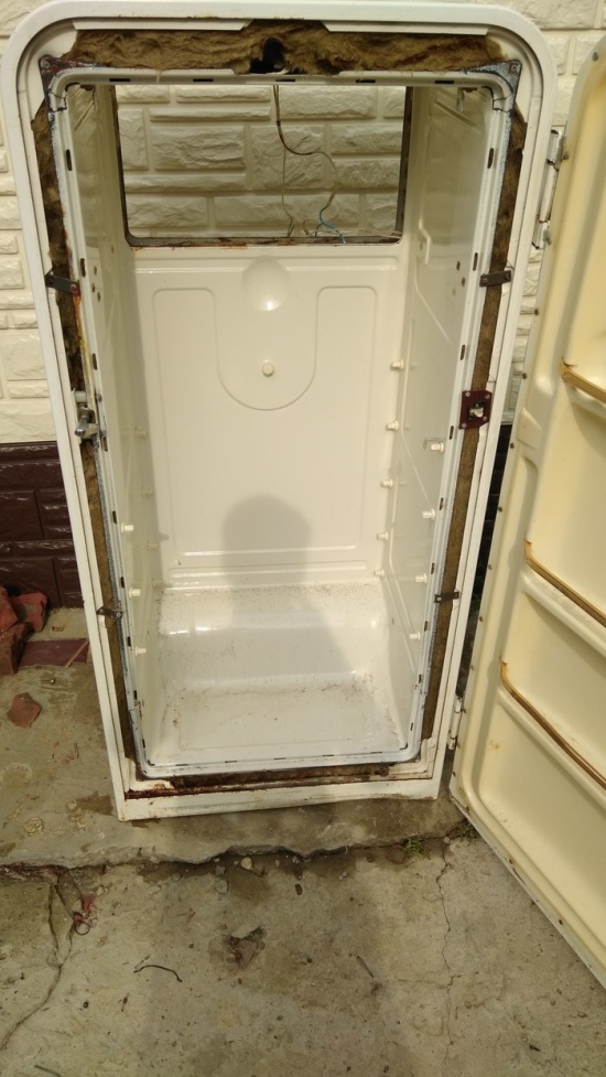 Repairing Of An Old Refrigerator (15 pics)