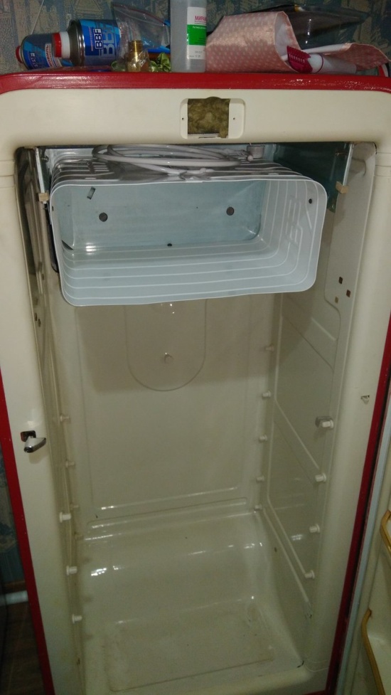 Repairing Of An Old Refrigerator (15 pics)