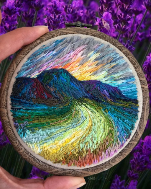 Russian Artist Pushes Embroidery To Its Limits, Making It Look Like Paint (25 pics)