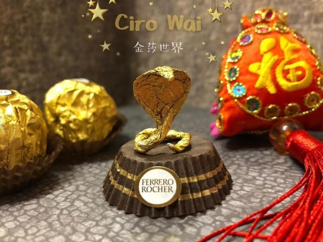 Chinese Artist Creates Tiny Sculptures Using Ferrero Rocher Packaging (22 pics)