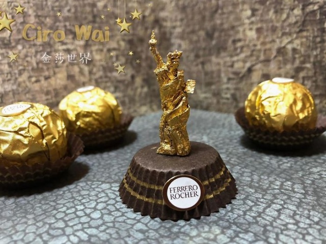 Chinese Artist Creates Tiny Sculptures Using Ferrero Rocher Packaging (22 pics)