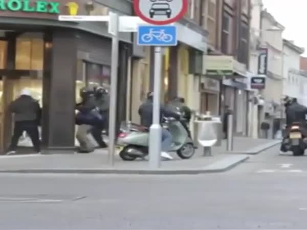 Hero Stops Robbery