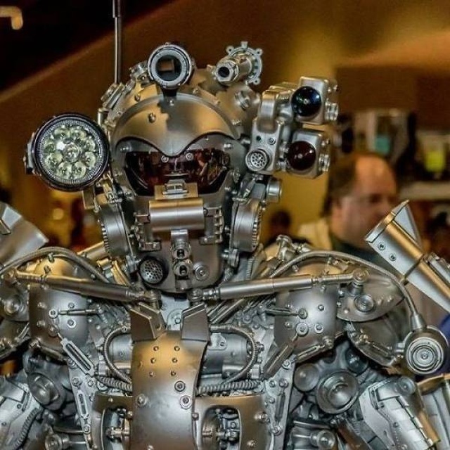 Artist Turns Himself Into Real Robots (27 pics)