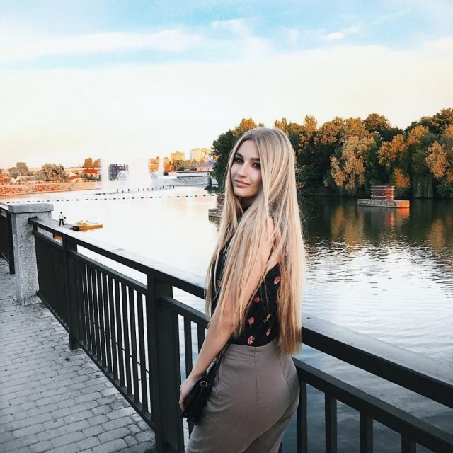 Cute Russian Girls (42 pics)