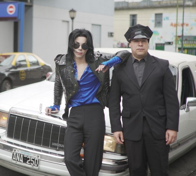 This Guy Spends Over $28,000 To Look Like Michael Jackson (8 pics)