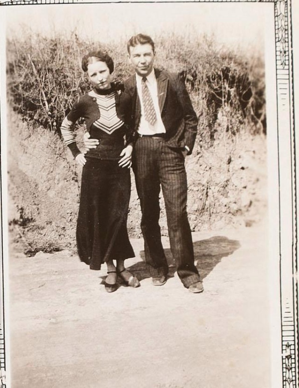 Bonnie and Clyde’s Never-Before-Seen Photo Album (6 pics)