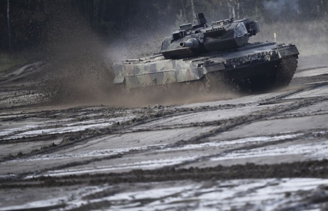 Germany’s Leopard Tank (40 pics)