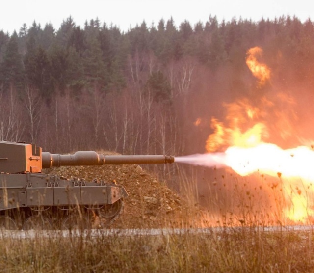 Germany’s Leopard Tank (40 pics)