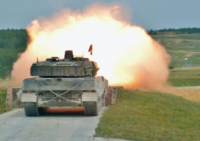 Germany’s Leopard Tank (40 pics)