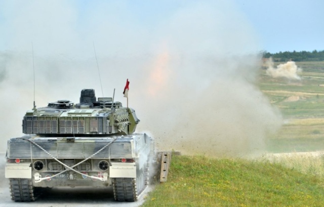 Germany’s Leopard Tank (40 pics)