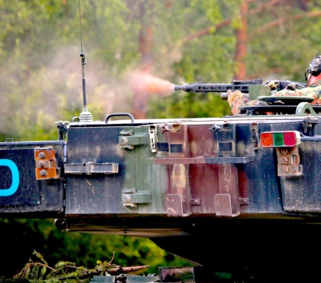 Germany’s Leopard Tank (40 pics)