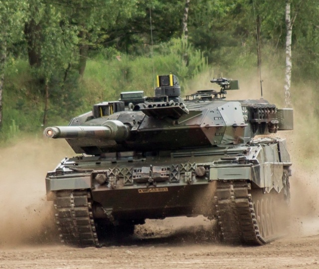 Germany’s Leopard Tank (40 pics)