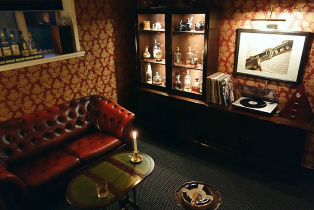 Man Caves (26 pics)