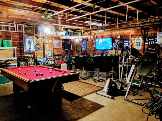 Man Caves (26 pics)