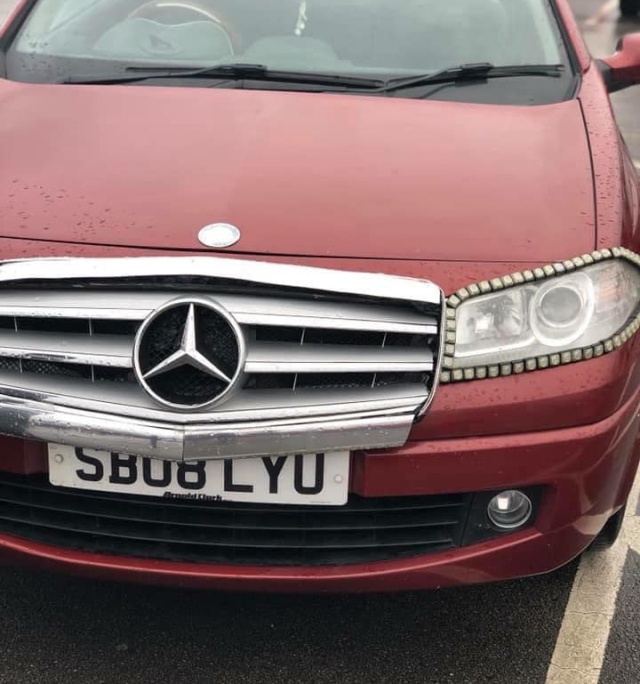 How To Turn Renault Megane Into A Mercedes (3 pics)