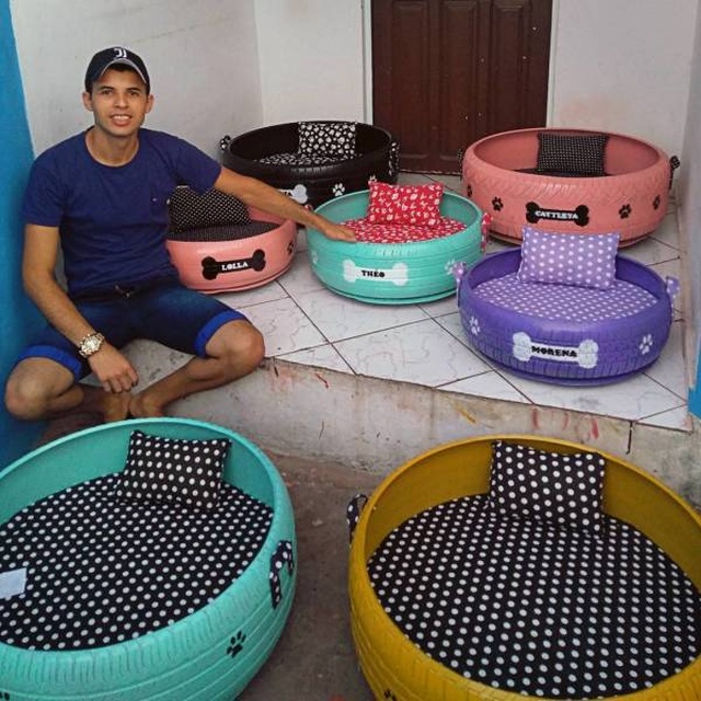 Brazilian Guy Finds The Perfect Use For Discarded Old Tires (10 pics)