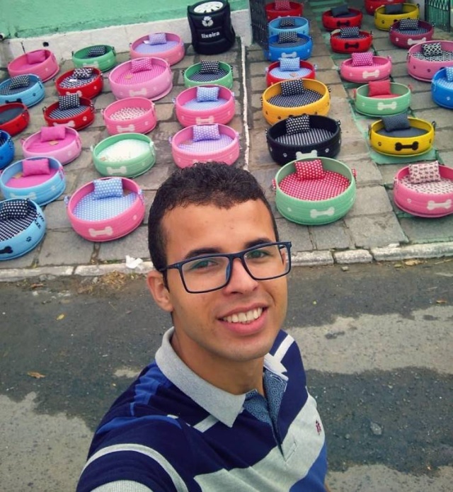 Brazilian Guy Finds The Perfect Use For Discarded Old Tires (10 pics)