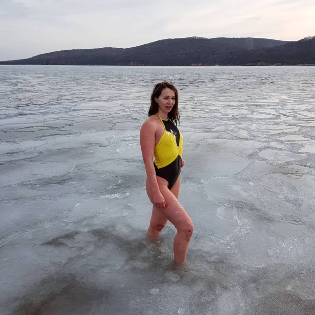 Russian Girl Who Loves Ice (9 pics)