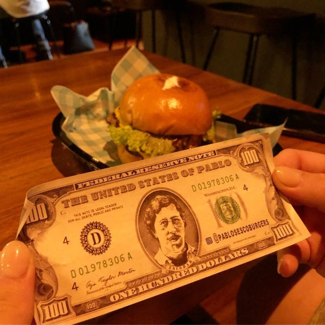 Escoburger (4 pics)