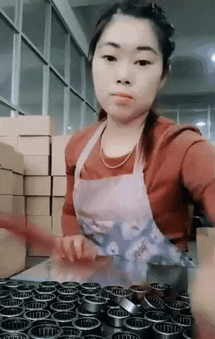 Packaging (17 gifs)