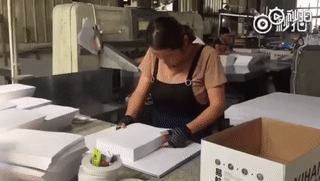 Packaging (17 gifs)