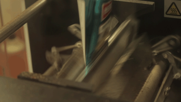 Packaging (17 gifs)