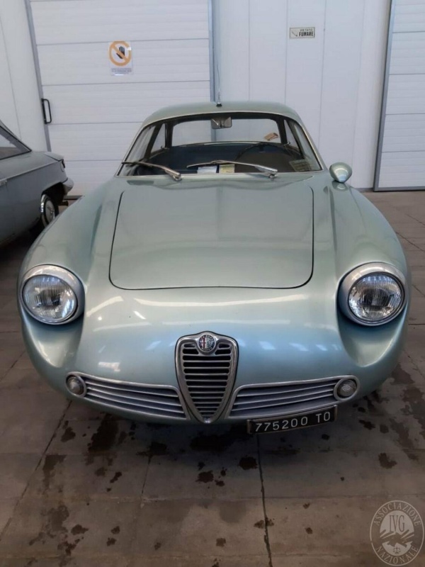 Alfa Romeo Giulietta Sprint Zagato Spent 35 Years In The Basement (11 pics)