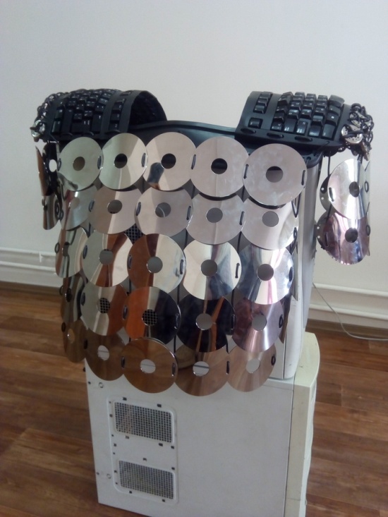 DIY Chain Armor (15 pics)