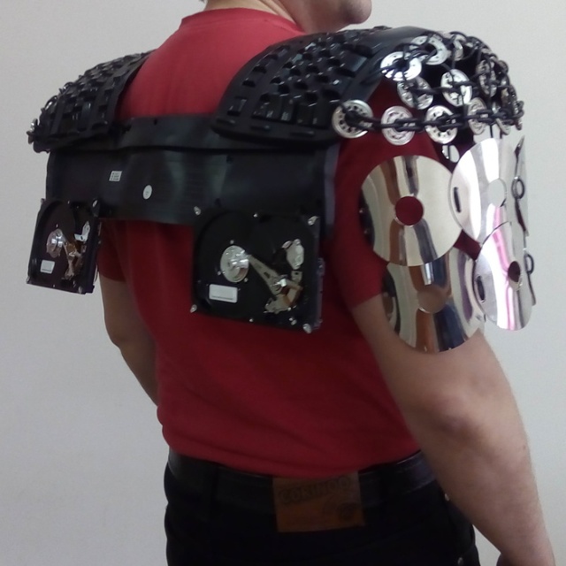 DIY Chain Armor (15 pics)
