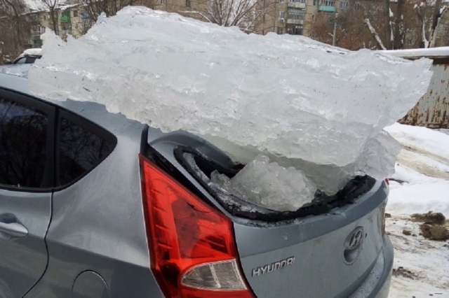 Ice Vs Car (2 pics)