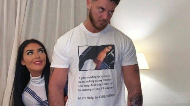 Girl Gave This T-shirt To Her Boyfriend (2 pics)