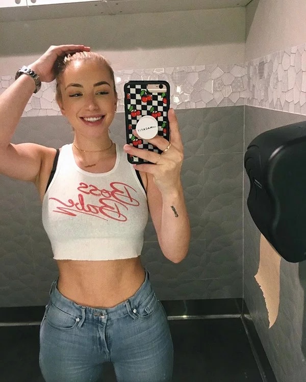 Hot Girls In Tight Jeans (41 pics)