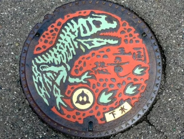 Manhole Art (27 pics)