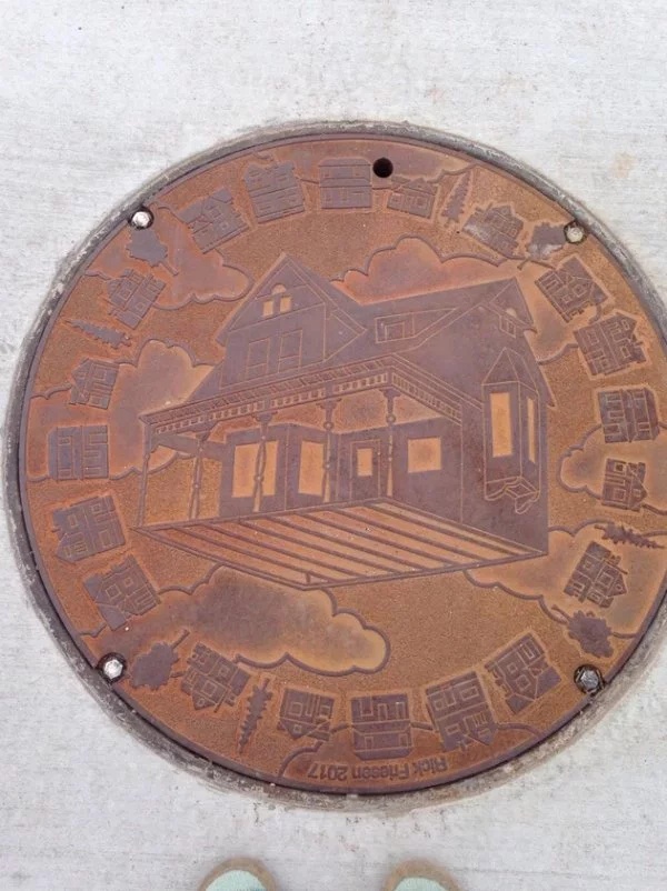 Manhole Art (27 pics)