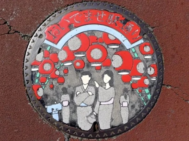 Manhole Art (27 pics)