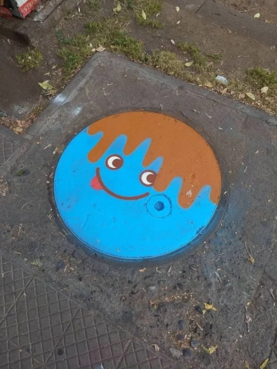 Manhole Art (27 pics)